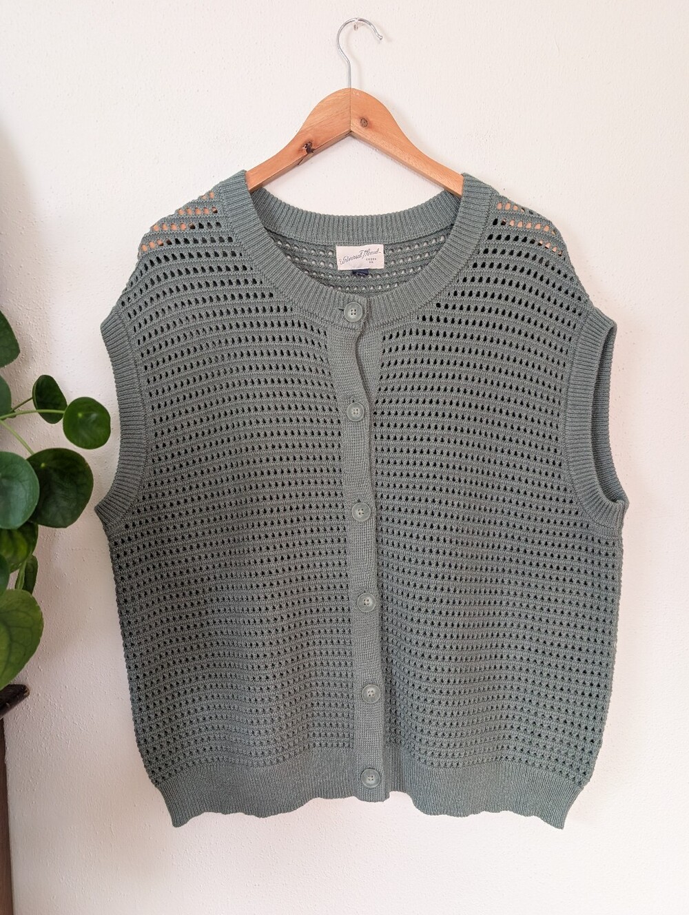 Universal Thread | L | Open Knit Pointelle Sleeveless Vest